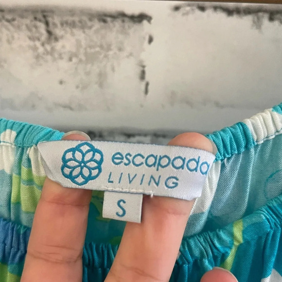 Women’s Escapada Living turquoise beach vibes scoop neck top Small - Picture 3 of 4